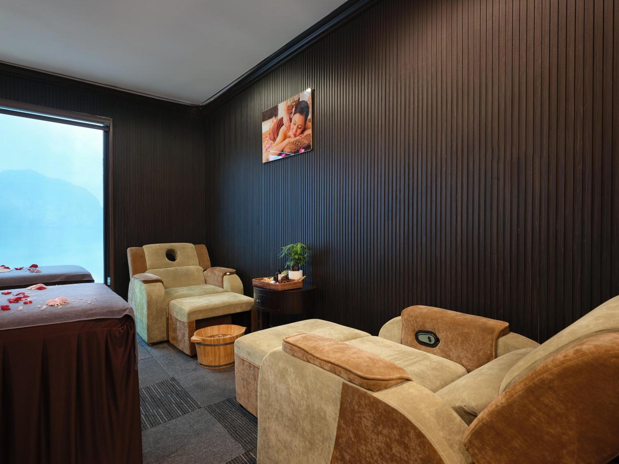 Hotel Era Premium Cruises Halong Hạ Long Exterior foto